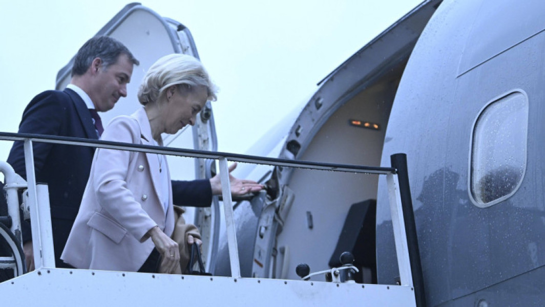 Președinta UE criticată pentru că a folosit avion privat prea des