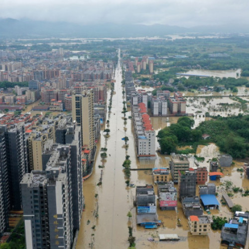 Inundațiile secolului" în China: ploile torențiale fac ravagii în provincia Guangdong, 11 oameni dispăruți și 50.000 de evacuați.