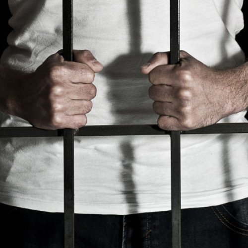 Incarcerările supraaglomerate din Elveția: Deținuții plasați în containere cu gratii.