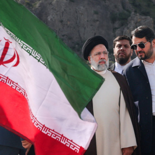 Iran: Cine va asigura interimatul lui Ebrahim Raisi, a cărui stare e încă „incertă” după accidentul de elicopter