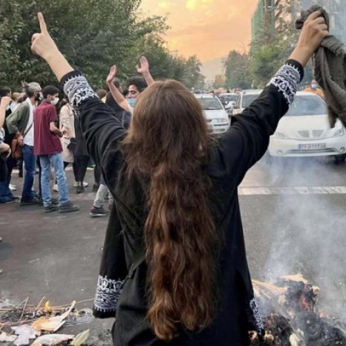 "Măcelarul din Teheran a murit! Drag popor al Iranului, bucură-te!". Cine sunt iranienii fericiți că Raisi a murit