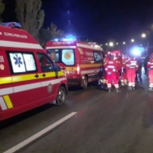 Accident rutier grav în Petrosani: un tânăr de 18 ani a lovit un copac