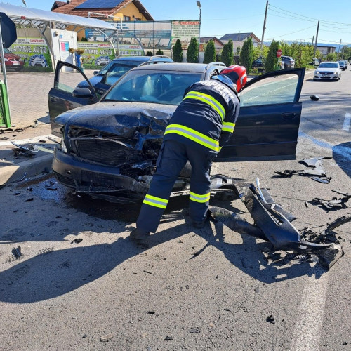 Accident rutier cu victime și trei autoturisme implicate pe Calea Cernetiului Drobeta Turnu-Severin