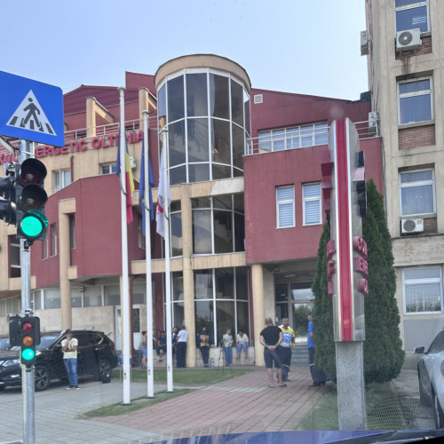 Continua protestele la sediul Complexului Energetic Oltenia din Târgu Jiu